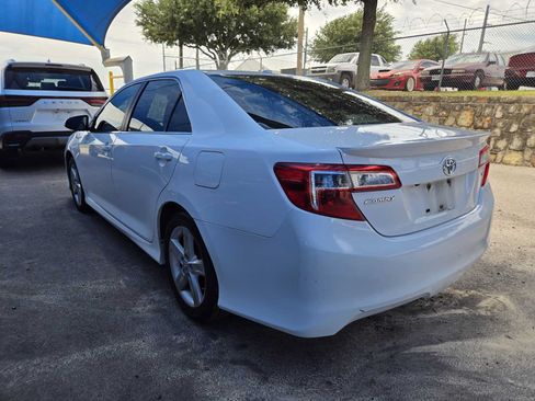 Used 2012 Toyota Camry SE w/ Convenience Pkg FWD image 3