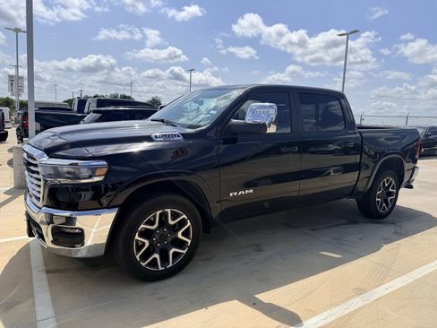 Used 2025 RAM 1500 Laramie w/ Trailer Tow Group AWD/4WD image 7
