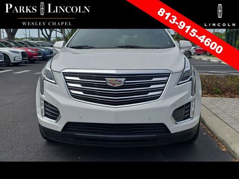 Used 2019 Cadillac XT5 Premium Luxury FWD image 2