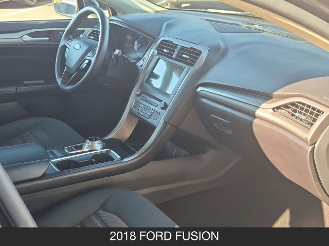 Used 2018 Ford Fusion SE w/ Fusion SE Technology Package FWD image 23