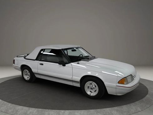 Used 1992 Ford Mustang LX RWD image 7