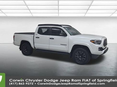 Used 2023 Toyota Tacoma Limited image 2
