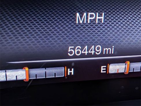 Used 2018 Jeep Renegade Latitude w/ UConnect 8.4 Nav Group image 17