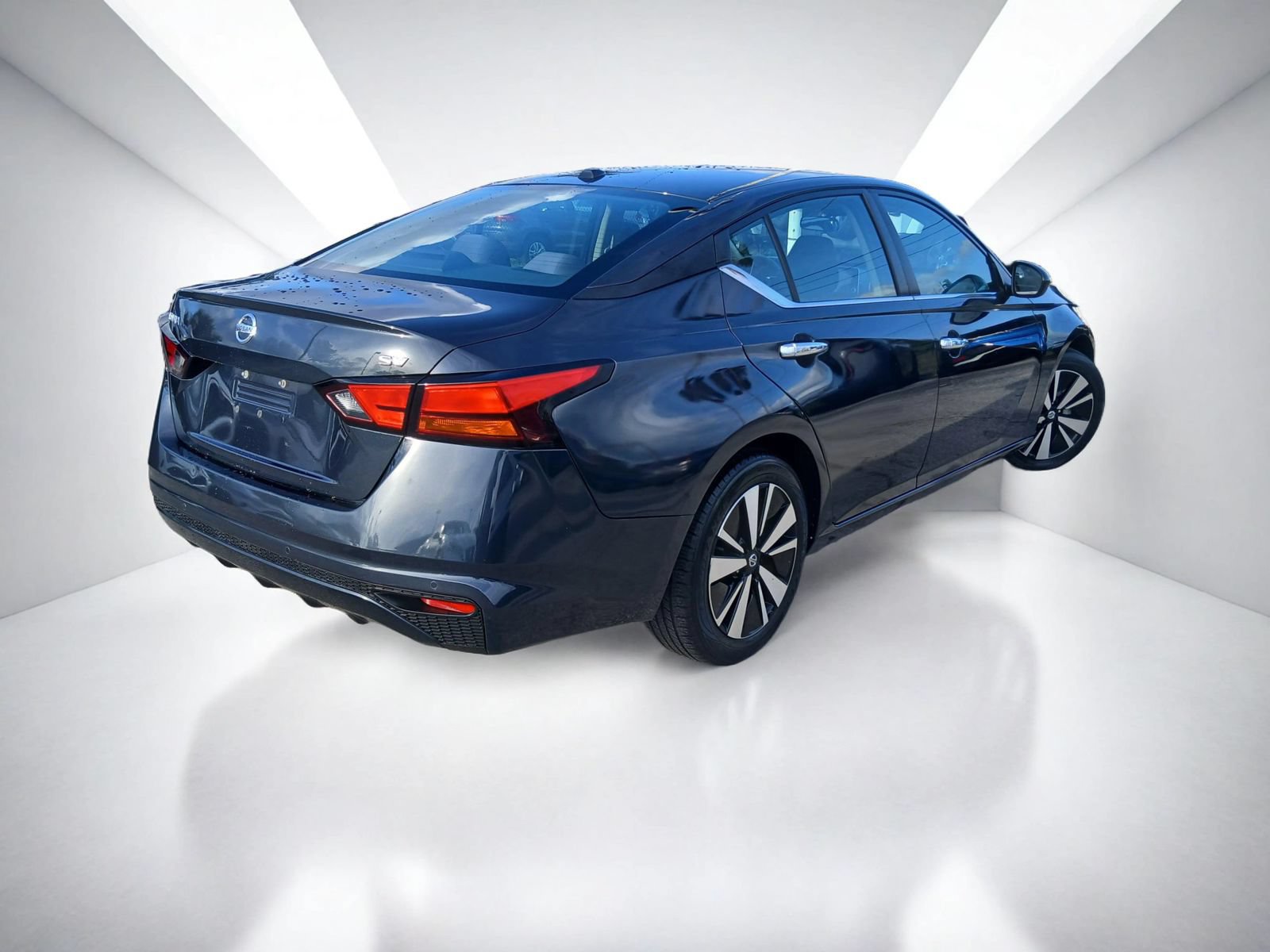 Used 2021 Nissan Altima 2.5 SV FWD image 4