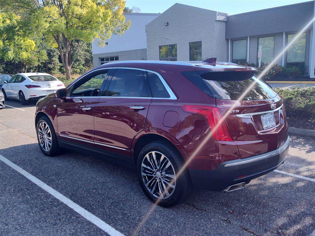 Used 2017 Cadillac XT5 Premium Luxury w/ LPO, Wheel Lock Package FWD image 2