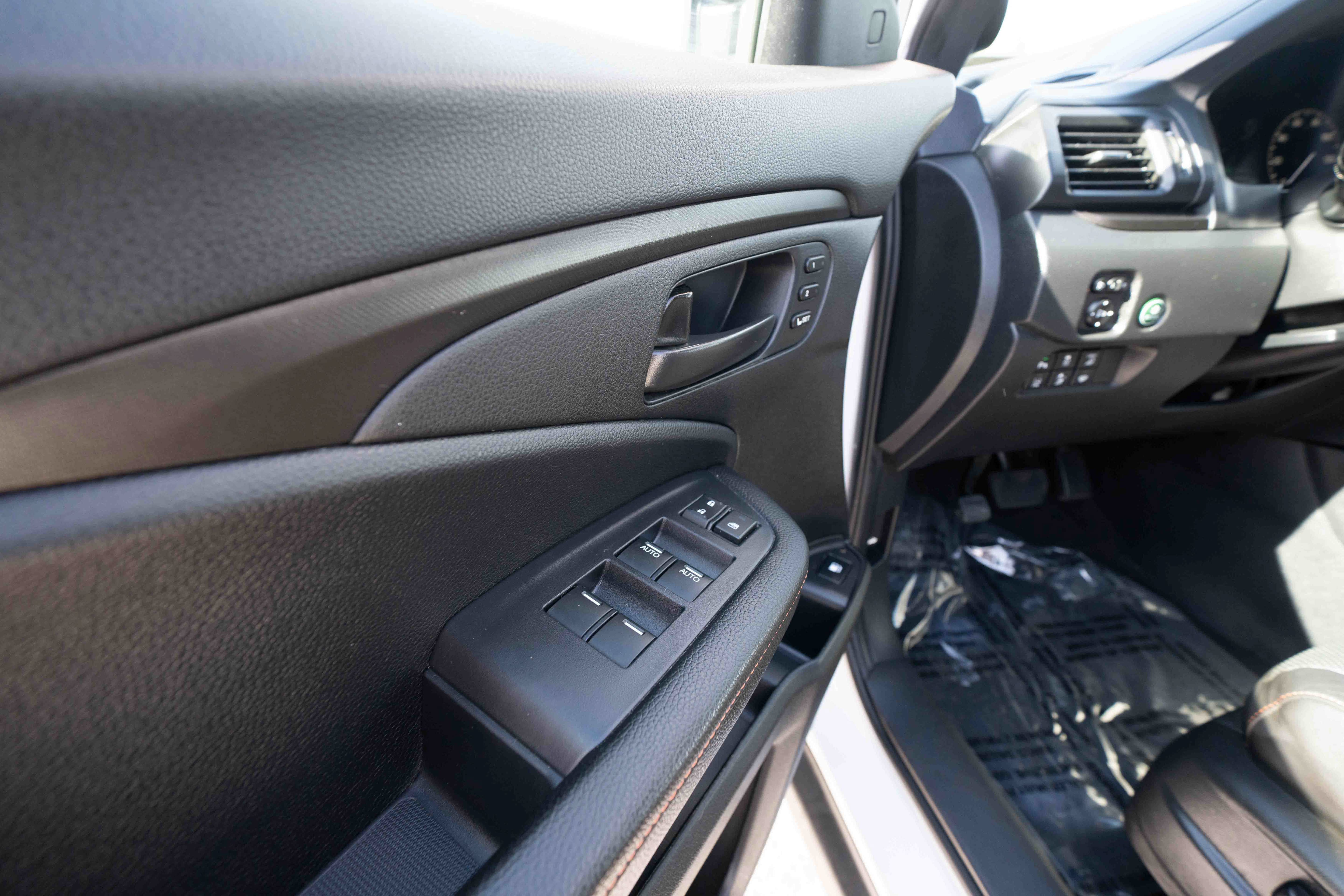 Used 2025 Honda Ridgeline TrailSport image 7