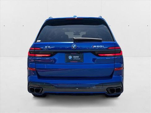 Used 2025 BMW X7 M60i image 7