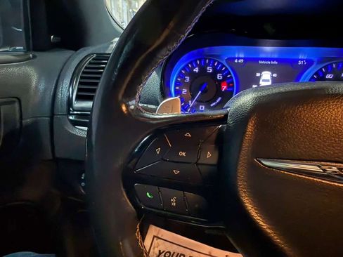 Used 2019 Chrysler 300 S image 12