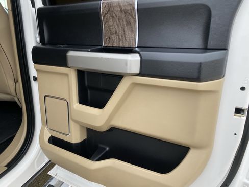 Used 2019 Ford F250 Lariat w/ Lariat Value Package image 7