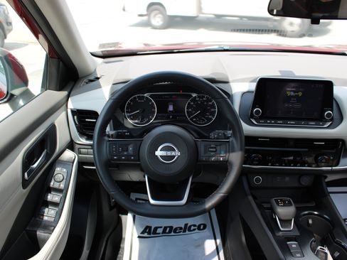 Certified 2023 Nissan Rogue SV w/ SV Premium Package AWD/4WD image 18