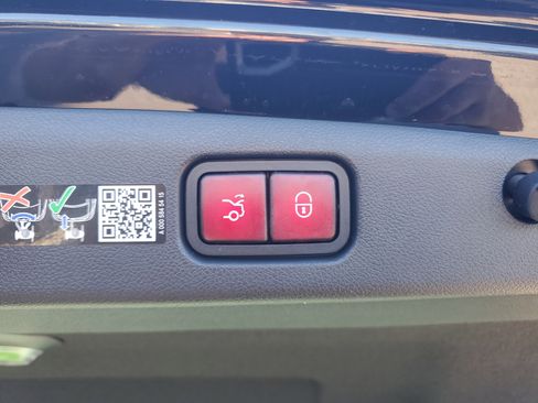 Certified 2025 Mercedes-Benz E 350 Sedan image 8