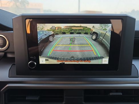 Used 2025 Toyota 4Runner SR5 AWD/4WD image 9