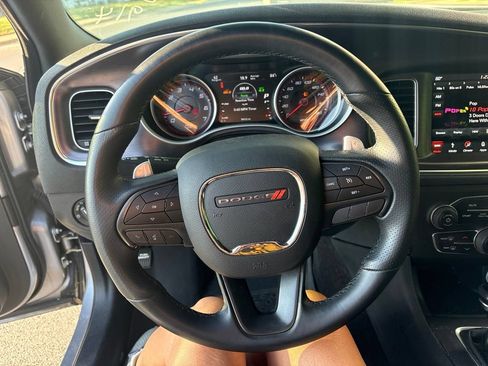 Used 2018 Dodge Charger R/T Scat Pack RWD image 13