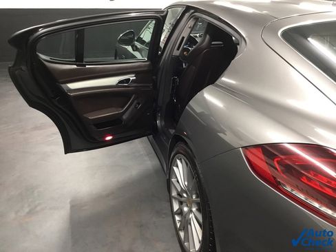 Used 2016 Porsche Panamera GTS image 25
