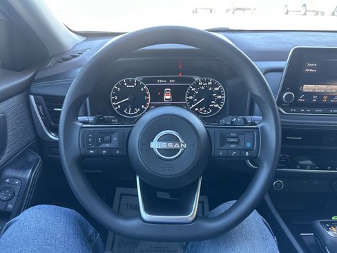 Used 2023 Nissan Rogue SV image 15