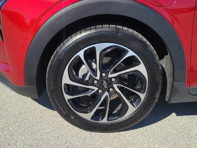 Used 2022 Chevrolet Bolt EUV Premier w/ Sun & Sound Package FWD image 7