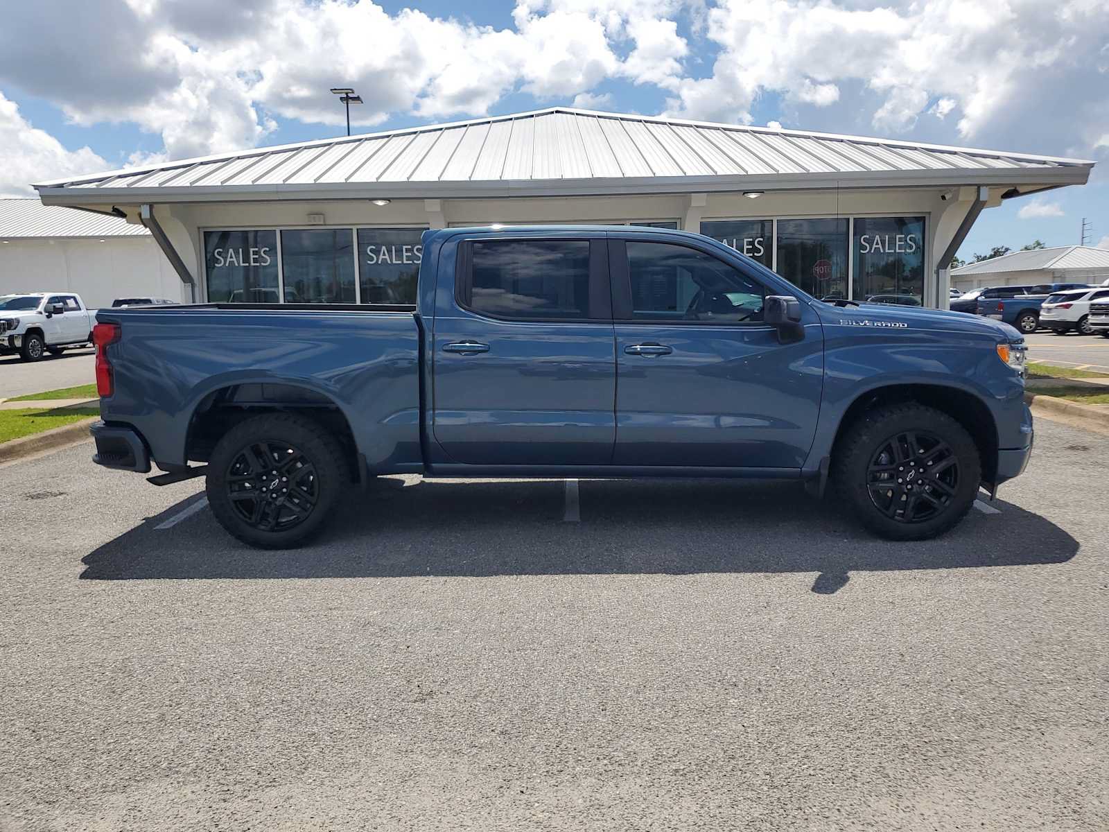Used 2024 Chevrolet Silverado 1500 RST RWD image 8