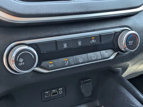 Used 2019 Nissan Altima 2.5 SR FWD image 25