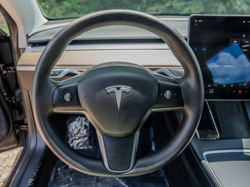 Used 2022 Tesla Model 3 Standard Range RWD image 15