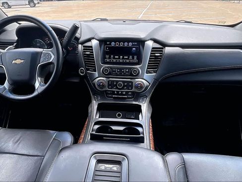Used 2016 Chevrolet Suburban LTZ RWD image 9