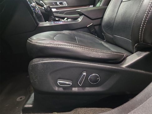 Used 2018 Ford Explorer Limited image 29