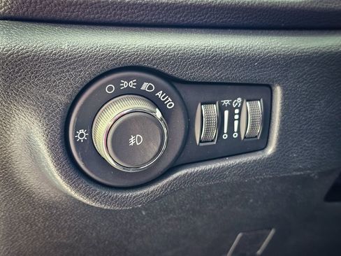 New 2026 Chrysler Pacifica Select image 30