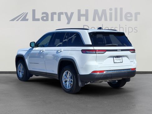 New 2025 Jeep Grand Cherokee Laredo X w/ Luxury Tech Group I image 4