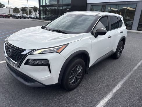 Used 2023 Nissan Rogue S FWD image 3