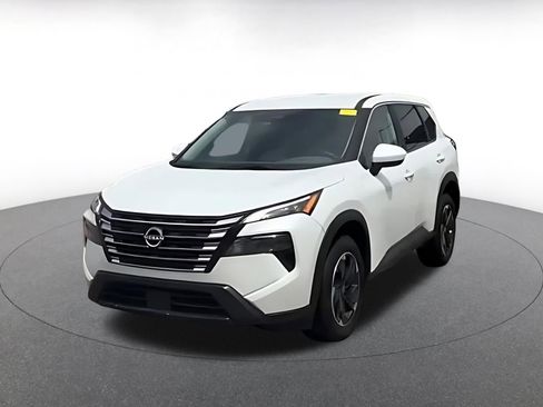 Used 2025 Nissan Rogue SV AWD/4WD image 4