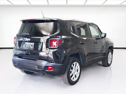 Used 2023 Jeep Renegade Latitude image 4