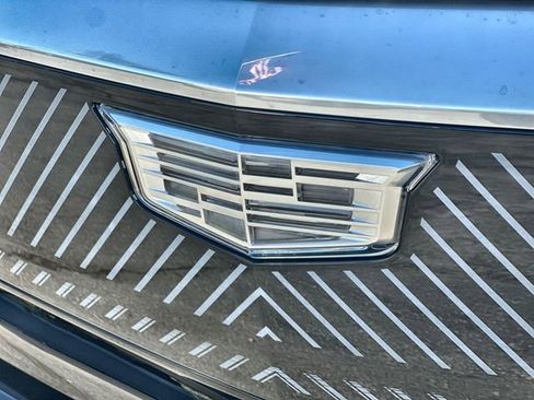 New 2025 Cadillac Optiq Luxury 1 image 33