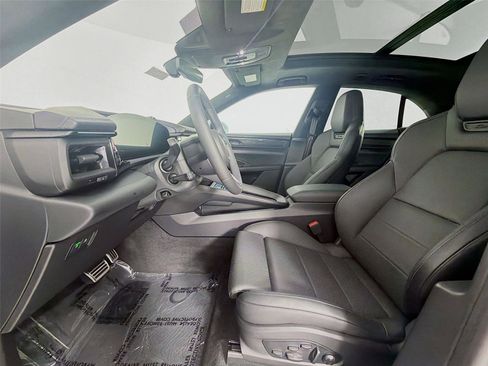 New 2025 Porsche Macan Turbo Electric image 5