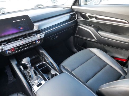 Certified 2023 Kia Telluride LX image 11