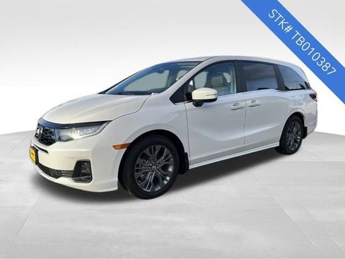 New 2026 Honda Odyssey Touring image 3