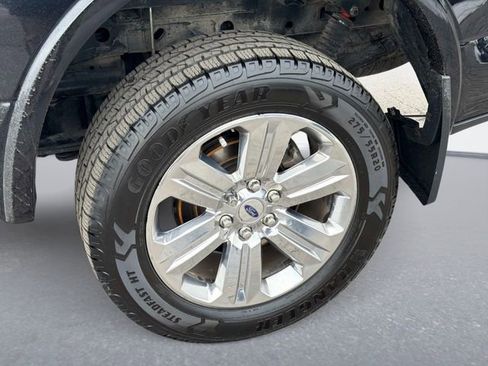 Used 2019 Ford F150 Lariat w/ Equipment Group 502A Luxury image 11