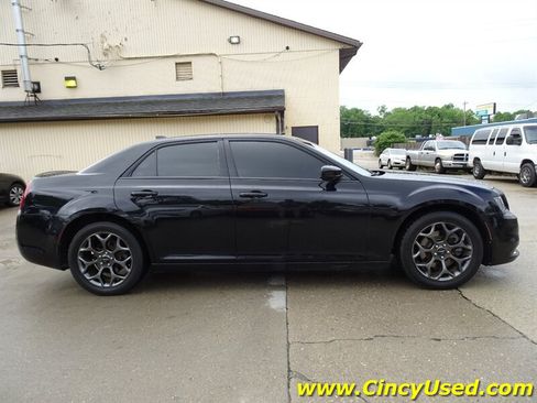 Used 2015 Chrysler 300 S AWD/4WD image 6