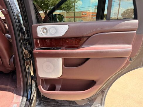 Used 2019 Lincoln Navigator Black Label w/ Cargo Package AWD/4WD image 17