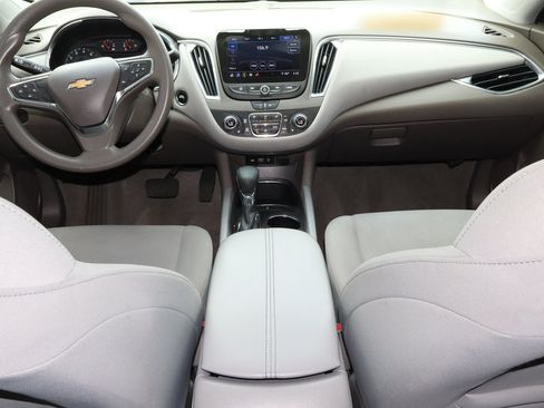 Used 2021 Chevrolet Malibu LT FWD image 10