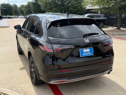 Used 2023 Honda HR-V Sport image 3