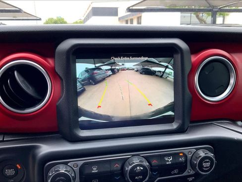 Used 2023 Jeep Wrangler Unlimited Rubicon AWD/4WD image 25