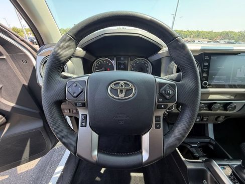 Certified 2023 Toyota Tacoma SR5 AWD/4WD image 8