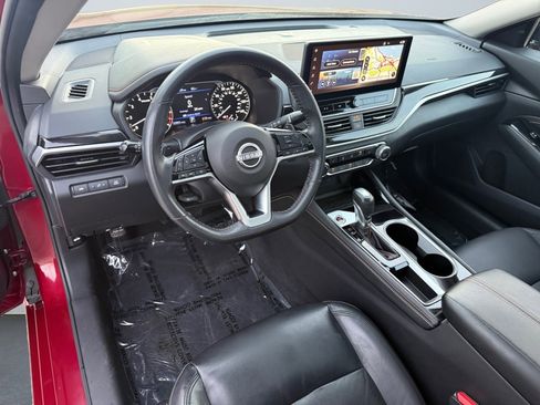 Used 2023 Nissan Altima 2.5 SR w/ SR Premium Package image 14