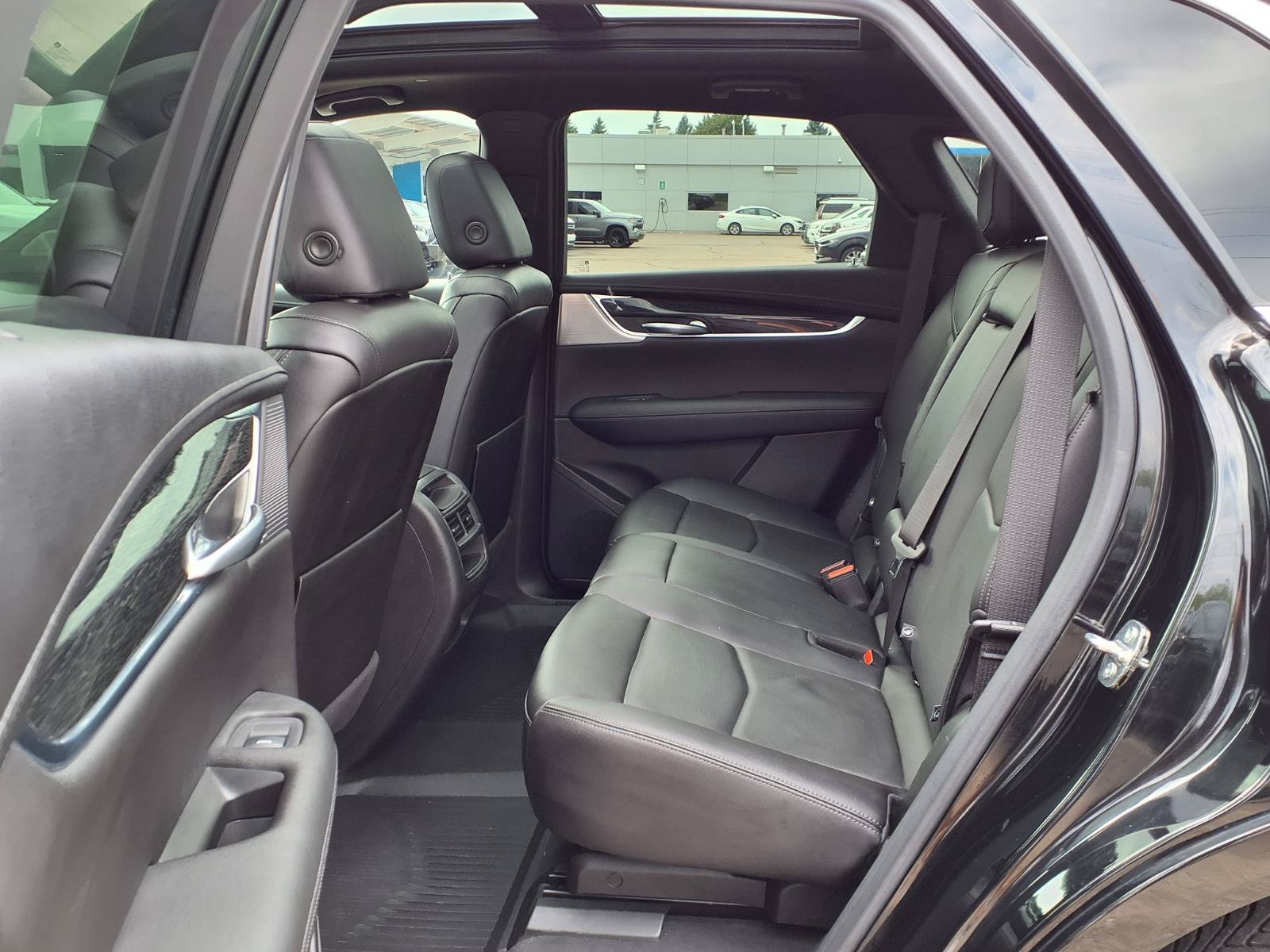 Used 2021 Cadillac XT5 Premium Luxury w/ LPO, Floor Liner Package AWD/4WD image 11