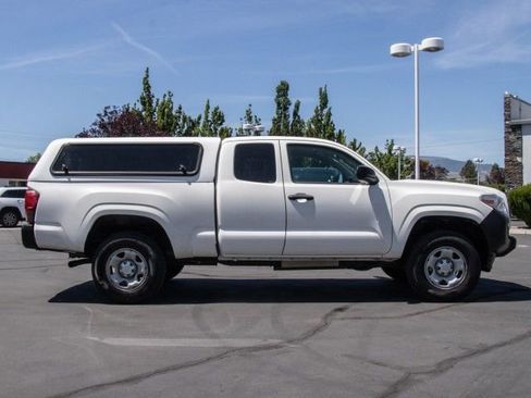 Used 2021 Toyota Tacoma SR RWD image 8