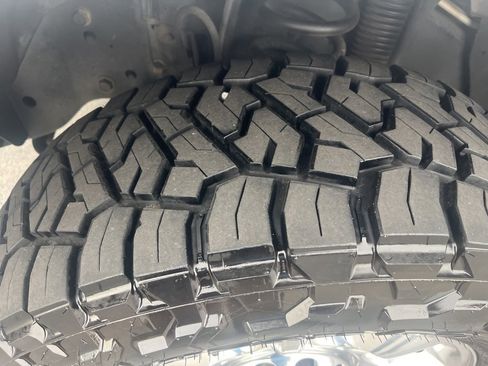 Used 2014 Ford F250 Lariat w/ Lariat Interior Package image 10