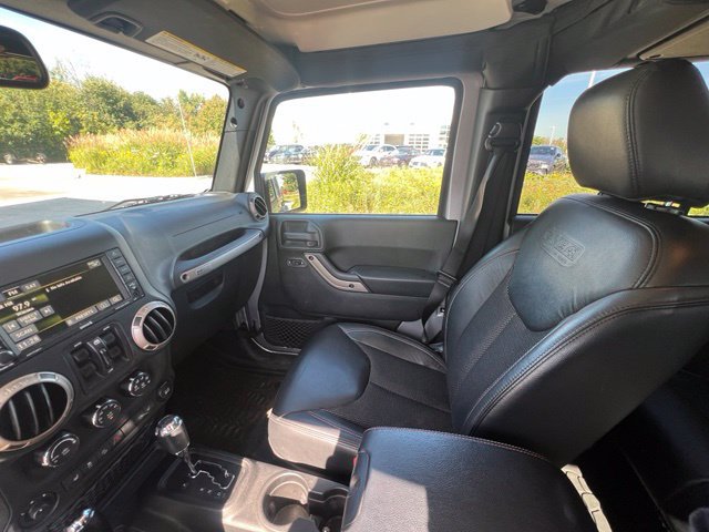 Used 2016 Jeep Wrangler Unlimited Sahara AWD/4WD image 15
