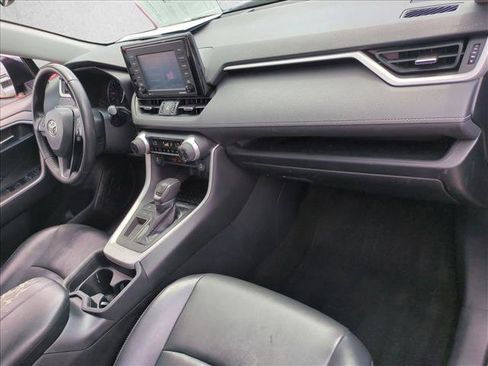 Used 2020 Toyota RAV4 XLE Premium FWD image 22