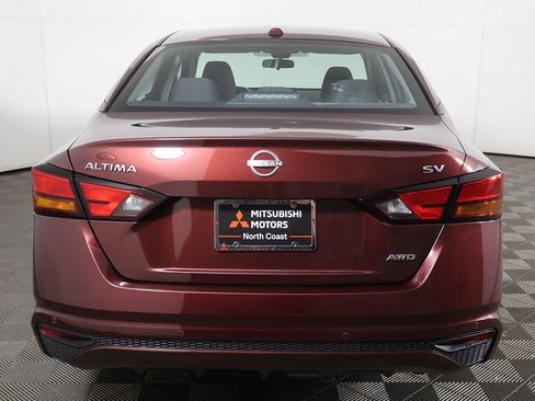 Used 2024 Nissan Altima 2.5 SV AWD/4WD image 9