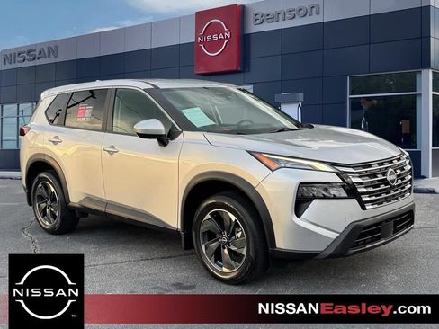 Certified 2025 Nissan Rogue SV FWD image 1