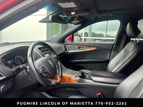 Used 2016 Lincoln MKX Reserve w/ Climate Package FWD image 3